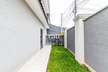 8_photo/94dcfbc61f.71d57c28792d37c8-ATLAS-856b9acb-598c-45ab-84ac-d0da8de74a37.jpg de casa à venda com 4 quartos, 128m² em Sítio Cercado, Curitiba