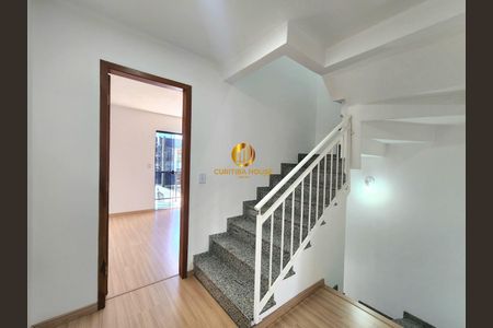 8_photo/94dcfbc70d.8cebfb2e95814332-ATLAS-fa61bcbd-7392-49b5-b759-c8ec2424919e.jpg de casa à venda com 3 quartos, 102m² em Sítio Cercado, Curitiba