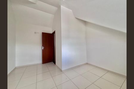 10_photo/94dcfbc893.c1dc00249eefaead-ATLAS-50c272c9-ce01-4e32-ae04-0c86013fcc36.jpg de casa à venda com 3 quartos, 72m² em Sítio Cercado, Curitiba