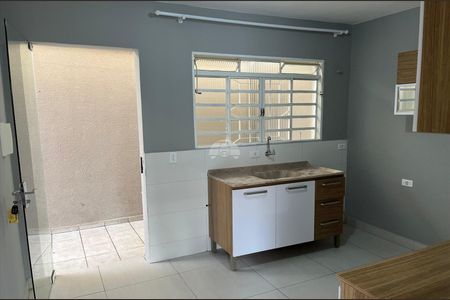 10_photo/94dcfbca5f.4b7ea3da7a560586-ATLAS-e58867f5-07da-4357-825a-6d8bef106fc3.jpg de casa para alugar com 2 quartos, 63m² em Alto Boqueirão, Curitiba