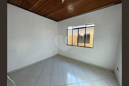 6_photo/94dcfbccb5.74a96c0b2c4b8c29-ATLAS-810c5b6e-2842-4bc3-bbab-624a02fe021e.jpg de casa à venda com 3 quartos, 140m² em Alto Boqueirão, Curitiba