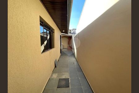 11_photo/94dcfbccb5.74a96c0b2c4b8c29-ATLAS-dac276bd-0b37-4de7-9c50-2d542446c27a.jpg de casa à venda com 3 quartos, 140m² em Alto Boqueirão, Curitiba