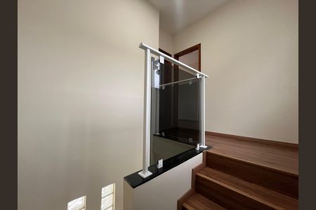 12_photo/94dcfbccbb.49d655132eb04021-ATLAS-50a370ee-a3bb-470d-94b9-9f2fd4089762.jpg de casa à venda com 2 quartos, 87m² em Alto Boqueirão, Curitiba