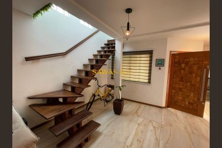 3_photo/94dcfbce95.8ae1cb5ed2a1280b-ATLAS-bd196ed6-b0db-4331-8111-7460268bd4a2.jpg de casa à venda com 3 quartos, 256m² em Sítio Cercado, Curitiba