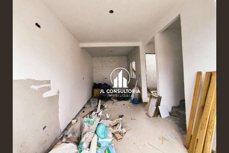 2_photo/94dcfbd717.67c7badfeec30025-ATLAS-a72820cf-3624-4730-97ff-74b5bfd4faf3.jpg de casa à venda com 2 quartos, 65m² em Ganchinho, Curitiba