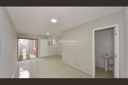 5_photo/94dcfbd7f5.93b8fa184532727f-ATLAS-8af54ae2-3e70-439d-83a7-6eb5d4e516ed.jpg de casa à venda com 2 quartos, 43m² em Ganchinho, Curitiba