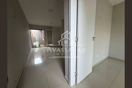 5_photo/94dcfbd7f5.93b8fa184532727f-ATLAS-9f50d49e-1132-4c64-a8da-9164ba4b252a.jpg de casa à venda com 2 quartos, 48m² em Ganchinho, Curitiba