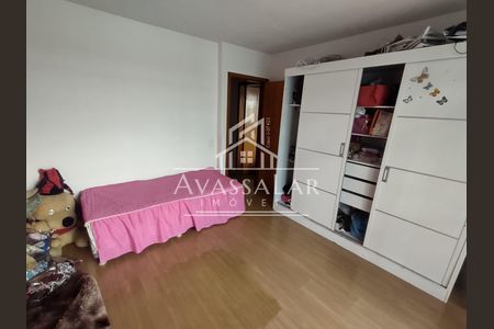 4_photo/94dcfbd9cf.d29dabce143984c2-ATLAS-e889f1a5-5044-4185-b4d0-ba51f5a6434d.jpg de casa à venda com 3 quartos, 200m² em Ganchinho, Curitiba