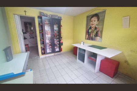 2_photo/94dcfbdaff.54b8780a509023fd-ATLAS-79fa47be-5cc3-453a-b53b-b202ecc88e00.jpg de casa à venda com 5 quartos, 200m² em Sítio Cercado, Curitiba