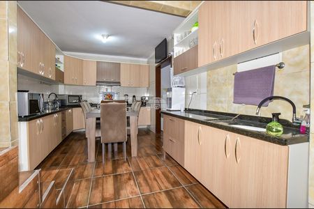 14_photo/94dcfbdb0f.15604e16f11eddfa-ATLAS-98a74ace-fd65-4469-9b60-c1d53736ecc4.jpg de casa à venda com 4 quartos, 260m² em Sítio Cercado, Curitiba