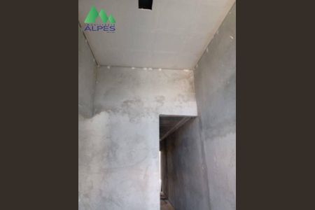 1_photo/94dcfbdecd.07fb07773285f6be-ATLAS-92476fa1-23fd-49f4-99c7-607b61187c4b.jpg de casa à venda com 2 quartos, 55m² em Ganchinho, Curitiba