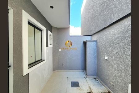 5_photo/94dcfbe405.f6c201119272cebf-ATLAS-bbeea246-3285-47f7-a87a-29ac0f4b4d83.jpg de casa à venda com 2 quartos, 80m² em Umbará, Curitiba
