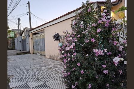 8_photo/94dcfbe965.8a734c1c2a3b006e-ATLAS-2ca2529a-175f-4fd2-b45e-1a9b7b97232e.jpg de casa à venda com 3 quartos, 90m² em Sítio Cercado, Curitiba