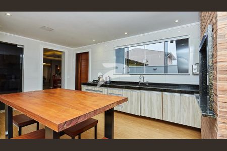 3_photo/94dcfbe993.86819c100454f2bb-ATLAS-da0a98a0-e70c-4ea8-b239-e4c7b26d1a2b.jpg de casa à venda com 3 quartos, 200m² em Sítio Cercado, Curitiba