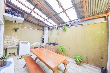 8_photo/94dcfbea09.ae7117495293df23-ATLAS-a0652f24-ef4f-4c87-b912-17f54bc2aeaf.jpg de casa à venda com 3 quartos, 89m² em Sítio Cercado, Curitiba