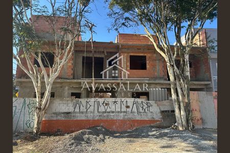 3_photo/94dcfbea7f.a671cd23213f9475-ATLAS-36faa69b-5a02-4b82-ae94-5e931a090568.jpg de casa à venda com 3 quartos, 150m² em Sítio Cercado, Curitiba