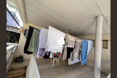 8_photo/94dcfbeb63.69530a6104d48ca1-ATLAS-619c4d2a-2f37-4926-a7da-2fe0a3e0f9d2.jpg de casa à venda com 4 quartos, 141m² em Sítio Cercado, Curitiba