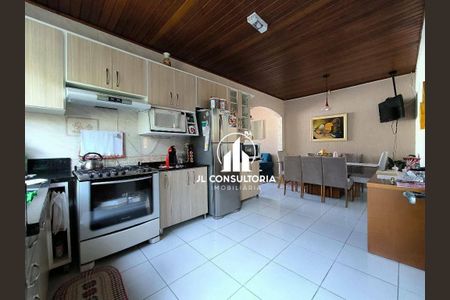 6_photo/94dcfbeb63.69530a6104d48ca1-ATLAS-ee74ff39-98a4-4863-baeb-41db6623e8f8.jpg de casa à venda com 4 quartos, 141m² em Sítio Cercado, Curitiba