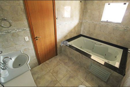 20_photo/94dcfbed4d.86f105e730b74fa5-ATLAS-38edea78-68f3-40d5-996f-7314132ab86c.jpg de casa à venda com 4 quartos, 180m² em Sítio Cercado, Curitiba