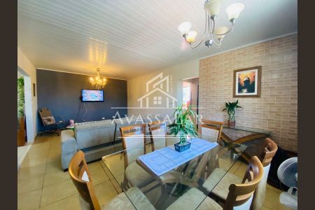 2_photo/94dcfbf16f.8a00a68238a6a06b-ATLAS-03d5d2eb-ef9d-45a6-8a3c-3e7a2f62a02f.jpg de casa à venda com 3 quartos, 214m² em Umbará, Curitiba