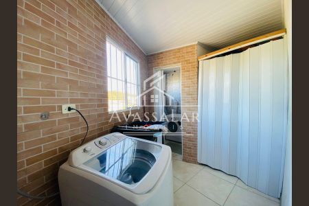 17_photo/94dcfbf16f.8a00a68238a6a06b-ATLAS-cedd2b6a-0e81-4ee8-9c94-026911a12729.jpg de casa à venda com 3 quartos, 214m² em Umbará, Curitiba