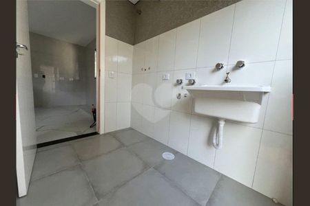 6_photo/94dcfbf1df.2f15d505e37c7ac5-ATLAS-2697d41d-96ff-4d2b-8291-16d4229d3122.jpg de casa à venda com 3 quartos, 141m² em Umbará, Curitiba