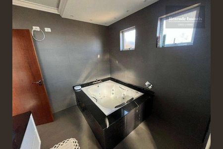 32_photo/94dcfbf2e9.649914ff72dde6a7-ATLAS-76bd792a-3b32-4954-bb2e-d349b507c951.jpg de casa à venda com 3 quartos, 251m² em Sítio Cercado, Curitiba