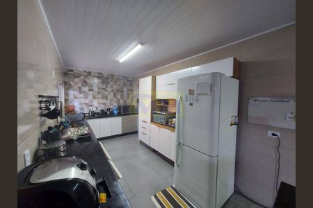 4_photo/94dcfbf88d.f7e81ba1849dc159-ATLAS-5f647343-17fd-4f7c-a730-bd4a1eabf996.jpg de casa à venda com 3 quartos, 172m² em Umbará, Curitiba