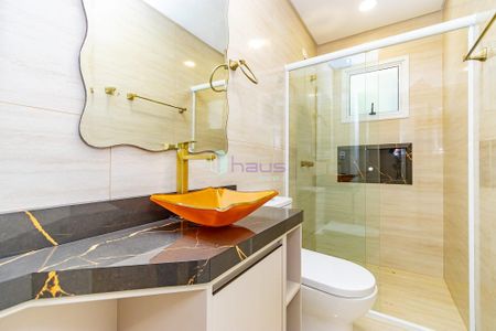 8_photo/94dcfc1b3f.625370e601cc10e3-ATLAS-3eea2564-93a6-45ba-b2d7-a7f7a12e44b4.jpg de casa à venda com 3 quartos, 158m² em Umbará, Curitiba