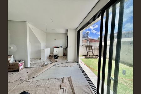 12_photo/94dcfc2a13.d41ccc6539b5b4b0-ATLAS-1a00eb0b-9a9e-4fac-82a9-d0b17827bacf.jpg de casa à venda com 3 quartos, 120m² em Campo de Santana, Curitiba