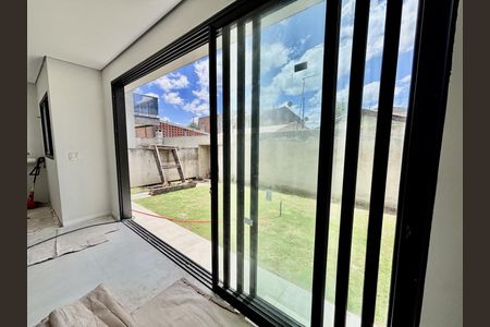 7_photo/94dcfc2a13.d41ccc6539b5b4b0-ATLAS-fa8c54f6-9ca1-49c5-888a-72972e9e5f53.jpg de casa à venda com 3 quartos, 120m² em Campo de Santana, Curitiba