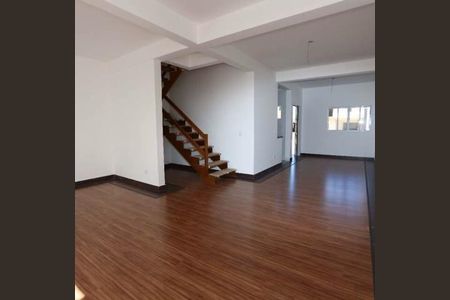 5_photo/94dcfc4d89.ceff8192393c33de-ATLAS-2bb2c14e-7581-47d4-a9a8-7dfc2316f5fa.jpg de casa à venda com 3 quartos, 123m² em Tatuquara, Curitiba