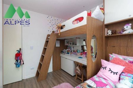 49_photo/94dcfc62ab.0dba02f6e03a3679-ATLAS-81f7e409-d76c-43b3-823b-8c27dcf498c2.jpg de casa à venda com 3 quartos, 124m² em Pinheirinho, Curitiba