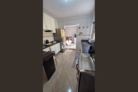 3_photo/94dcfc646f.7954feb32d1ae247-ATLAS-25bc7ef4-dffa-4c2b-8965-e484331bdf48.jpg de casa à venda com 2 quartos, 159m² em Pinheirinho, Curitiba