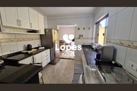 36_photo/94dcfc646f.7954feb32d1ae247-ATLAS-a176afd9-3776-43db-bf4b-acc5e2fe4012.jpg de casa à venda com 2 quartos, 159m² em Pinheirinho, Curitiba