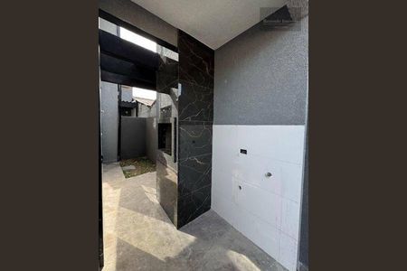 4_photo/94dcfc6de9.9fc788b812d884c0-ATLAS-0fee2346-8cc5-4d7c-aba7-dd2ee7148eb5.jpg de casa à venda com 3 quartos, 81m² em Tatuquara, Curitiba