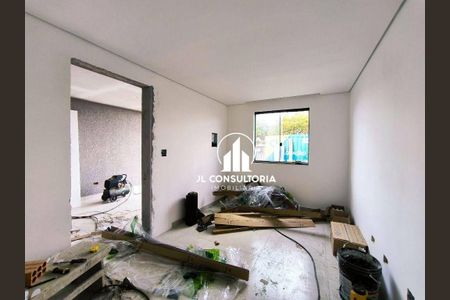 3_photo/94dcfc7709.59dd5ce8d5d56040-ATLAS-30ae7ff2-00be-4703-a71e-42e3933f946f.jpg de casa à venda com 3 quartos, 80m² em Pinheirinho, Curitiba