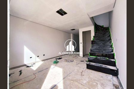 3_photo/94dcfc7709.6af0662768bfaaa7-ATLAS-51956ee8-5aba-4020-962f-01caac2f6d4e.jpg de casa à venda com 2 quartos, 68m² em Pinheirinho, Curitiba