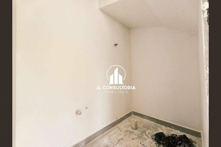 4_photo/94dcfc7709.6af0662768bfaaa7-ATLAS-57c8baa9-52f4-40ca-80f5-c5ec0be2dfbb.jpg de casa à venda com 2 quartos, 68m² em Pinheirinho, Curitiba