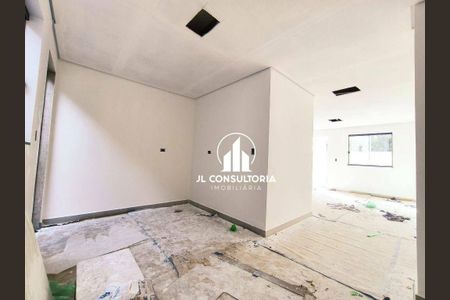 7_photo/94dcfc7709.6af0662768bfaaa7-ATLAS-cb29d2d2-5609-4361-a824-570a2ba22c8a.jpg de casa à venda com 2 quartos, 68m² em Pinheirinho, Curitiba