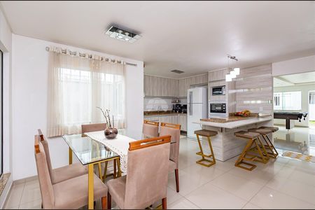 30_photo/94dcfc795b.4aa166bf6fe01b39-ATLAS-d6005f0f-e894-4b68-8c77-194eb36c790d.jpg de casa à venda com 3 quartos, 350m² em Pinheirinho, Curitiba