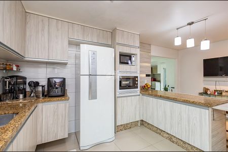 38_photo/94dcfc795b.4aa166bf6fe01b39-ATLAS-e2e4c67a-1fd9-43a1-b3ff-313384ae8c3d.jpg de casa à venda com 3 quartos, 350m² em Pinheirinho, Curitiba