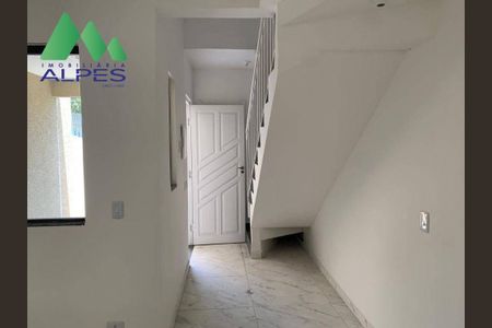 11_photo/94dcfc7987.aadf3f03f16de169-ATLAS-d563dfc0-b687-44ad-be03-c512ac488d7b.jpg de casa à venda com 3 quartos, 90m² em Sítio Cercado, Curitiba