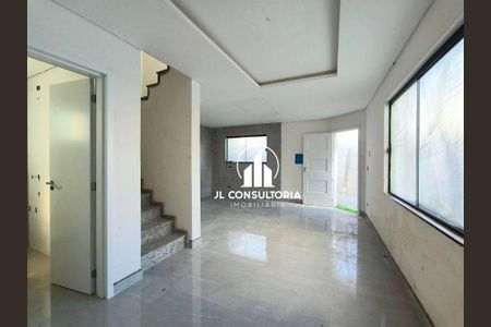 6_photo/94dcfc7c15.8f806d3740685b23-ATLAS-799c88c2-8888-4153-8357-ad3e193d290e.jpg de casa à venda com 3 quartos, 123m² em Pinheirinho, Curitiba
