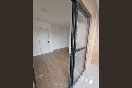 6_photo/94dcfc7e1d.f9c61e32d5313a39-ATLAS-9e770faa-1f26-45ba-b66b-7120eb97e91d.jpg de casa à venda com 3 quartos, 110m² em Pinheirinho, Curitiba