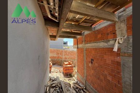 10_photo/94dcfc80af.65eb5ceb4e193f27-ATLAS-5b1e13aa-00c4-49e5-af4e-7384351e858c.jpg de casa à venda com 3 quartos, 106m² em Pinheirinho, Curitiba