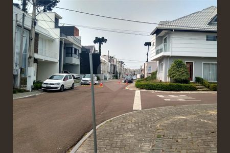 6_photo/94dcfc8299.8d9d2e8c4e07ca84-ATLAS-18a98bb1-2646-400c-9508-b3648e966ba1.jpg de casa à venda com 3 quartos, 164m² em Pinheirinho, Curitiba