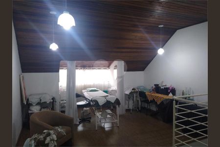 4_photo/94dcfc8299.8d9d2e8c4e07ca84-ATLAS-2af0cc29-dcc5-4f57-ac9d-f6228ea5f9e1.jpg de casa à venda com 3 quartos, 164m² em Pinheirinho, Curitiba