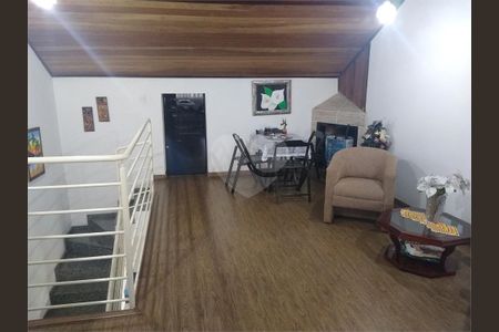 5_photo/94dcfc8299.8d9d2e8c4e07ca84-ATLAS-8d449e08-7fb0-4df5-a10f-a61e8804179d.jpg de casa à venda com 3 quartos, 164m² em Pinheirinho, Curitiba