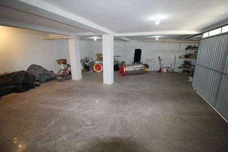 3_photo/94dcfc82bd.f7b46fd9919be053-ATLAS-18e61d63-d18b-4f97-b541-bf4689d1f637.jpg de casa à venda com 4 quartos, 242m² em Pinheirinho, Curitiba